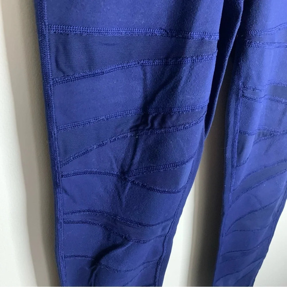 Lululemon Blue Mesh Panel Wunder Under Leggings  6 - Picture 8 of 11
